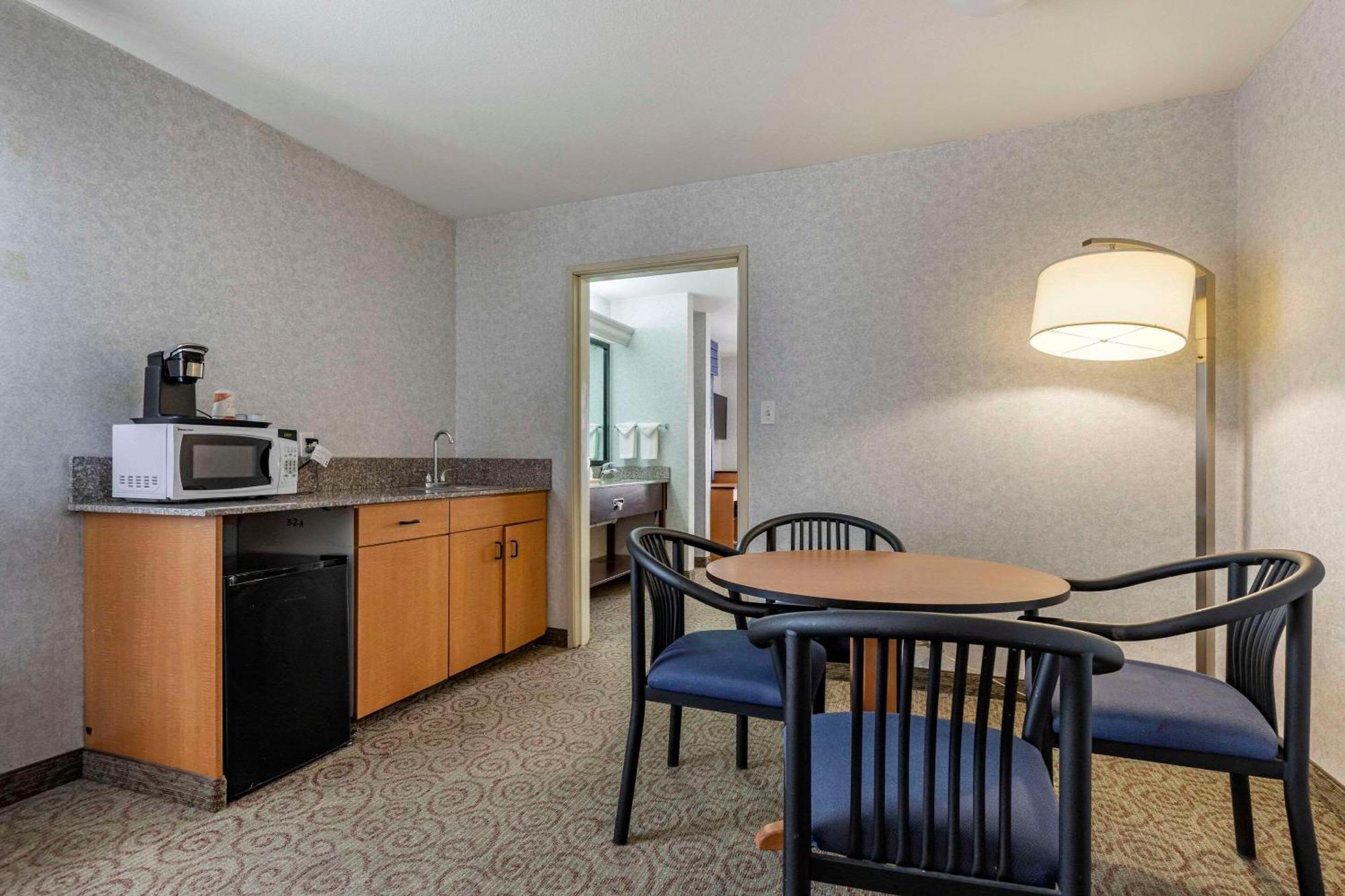 Quality Inn & Suites Denver Airport - Gateway Park Aurora Kültér fotó
